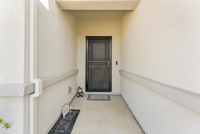 781 Chalice Creek Dr, Plumas Lake, CA 95961