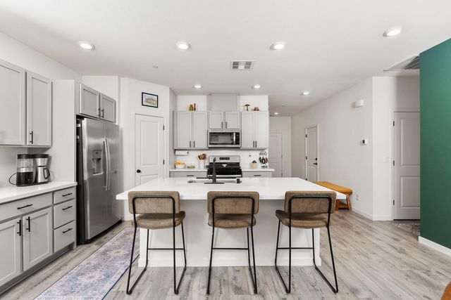 781 Chalice Creek Dr, Plumas Lake, CA 95961