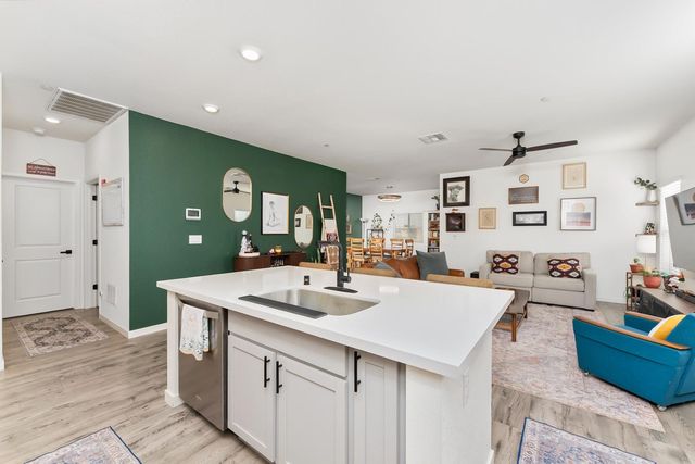 781 Chalice Creek Dr, Plumas Lake, CA 95961