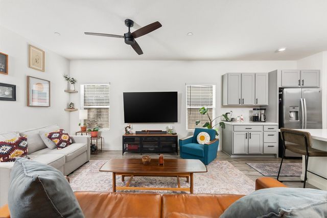 781 Chalice Creek Dr, Plumas Lake, CA 95961