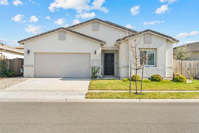 781 Chalice Creek Dr, Plumas Lake, CA 95961