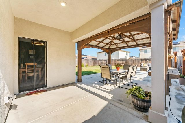 781 Chalice Creek Dr, Plumas Lake, CA 95961