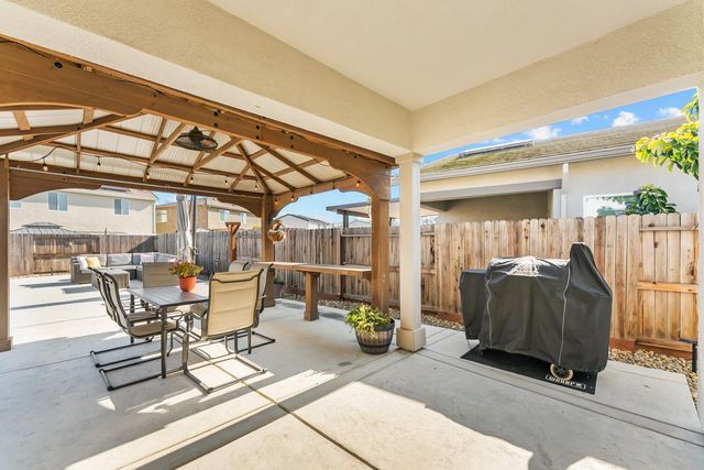 781 Chalice Creek Dr, Plumas Lake, CA 95961