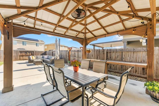 781 Chalice Creek Dr, Plumas Lake, CA 95961