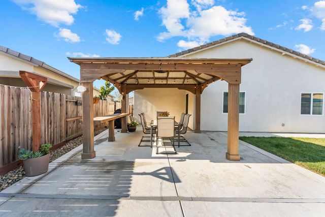 781 Chalice Creek Dr, Plumas Lake, CA 95961