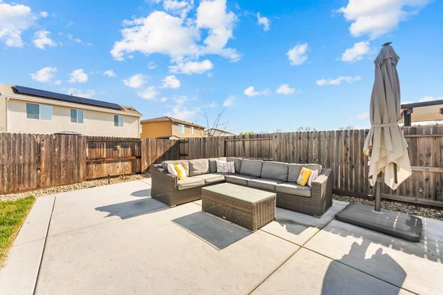 781 Chalice Creek Dr, Plumas Lake, CA 95961