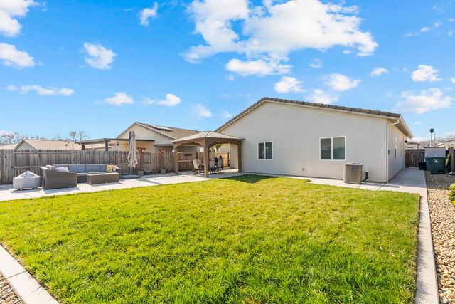 781 Chalice Creek Dr, Plumas Lake, CA 95961