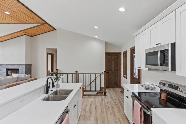 N8813 N Fly Rod Court, New Lisbon, WI 53950