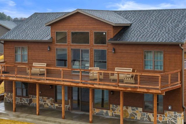 N8813 N Fly Rod Court, New Lisbon, WI 53950