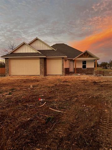 319 Cross Creek Circle, Ardmore, OK 73401