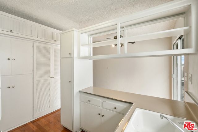 941 N San Vicente Boulevard 11, West Hollywood, CA 90069