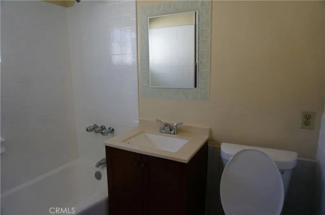 12526 Menlo Ave, Hawthorne, CA 90250