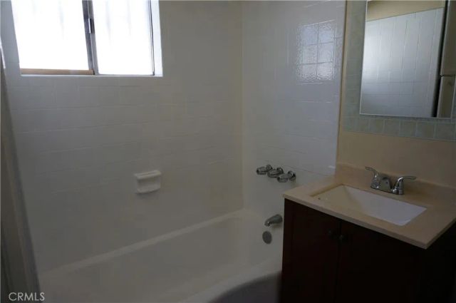 12526 Menlo Ave, Hawthorne, CA 90250