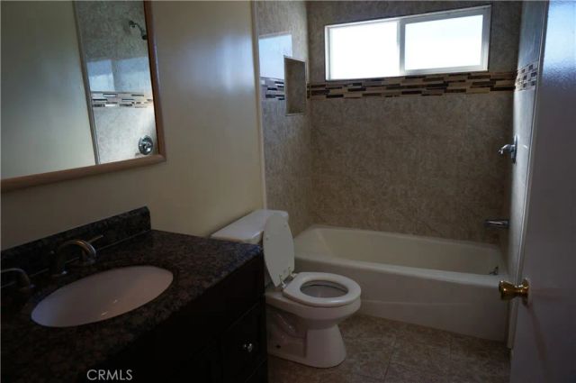 12526 Menlo Ave, Hawthorne, CA 90250