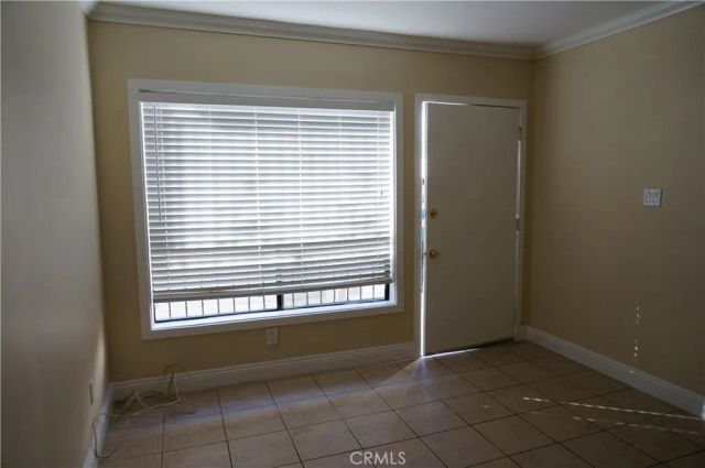 12526 Menlo Ave, Hawthorne, CA 90250