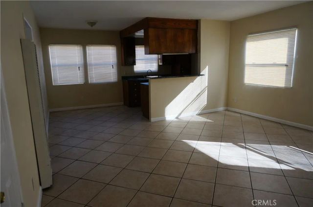 12526 Menlo Ave, Hawthorne, CA 90250