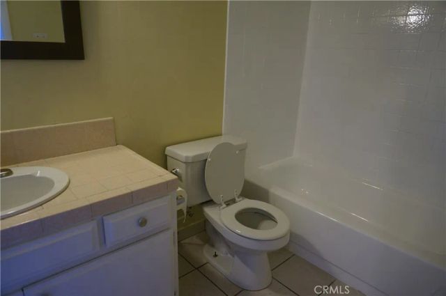 12526 Menlo Ave, Hawthorne, CA 90250