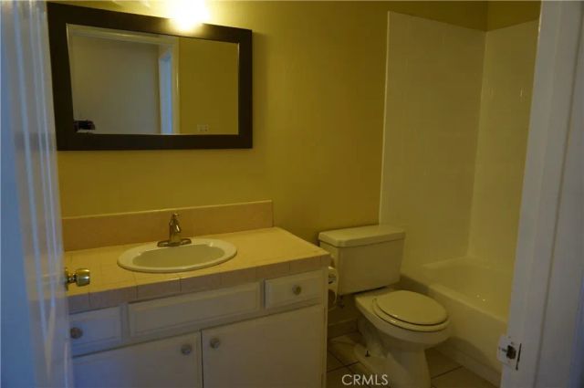 12526 Menlo Ave, Hawthorne, CA 90250