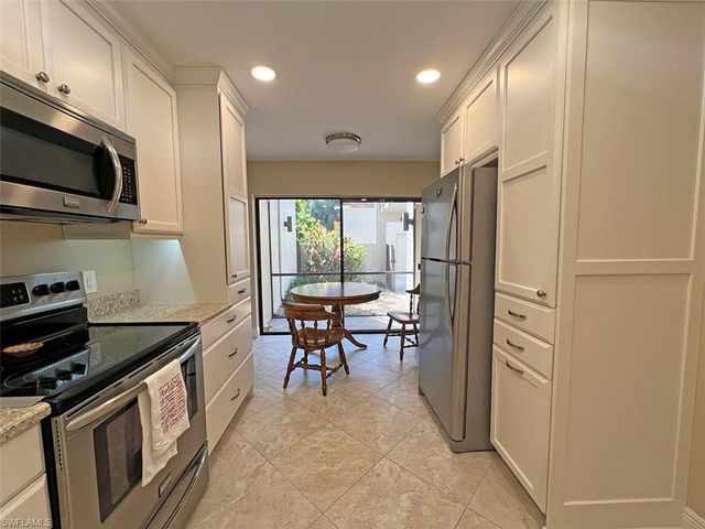 15400 Cedarwood LN # 102, Naples, FL 34110