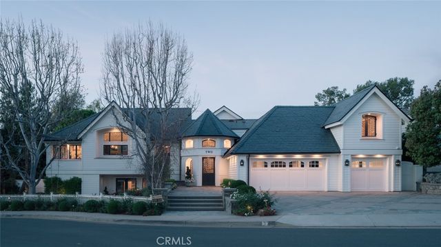 2 Royal Saint George Road, Newport Beach, CA 92660