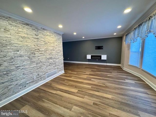 45 DORCHESTER DR, Toms River, NJ 08753