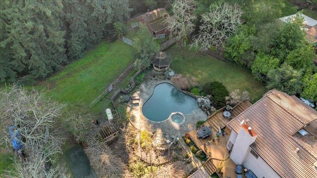 22116 Call Of The Wild Road, Los Gatos, CA 95033