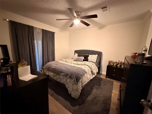 2501 Gulf Freeway 4A, Dickinson, TX 77539