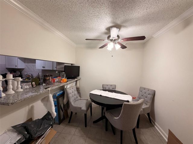 2501 Gulf Freeway 4A, Dickinson, TX 77539