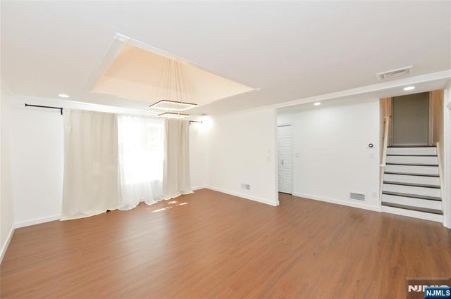 38 Griswold Place, Glen Rock, NJ 07452