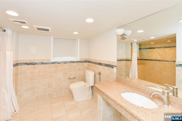 38 Griswold Place, Glen Rock, NJ 07452