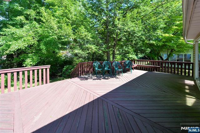 38 Griswold Place, Glen Rock, NJ 07452