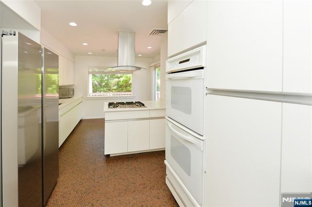 38 Griswold Place, Glen Rock, NJ 07452