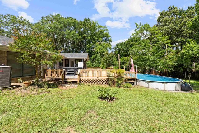 1821 Azalea St, Gilmer, TX 75644