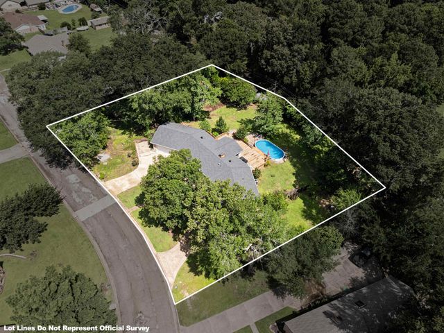 1821 Azalea St, Gilmer, TX 75644