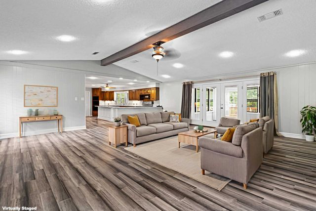 1821 Azalea St, Gilmer, TX 75644