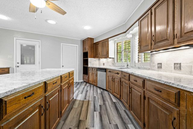 1821 Azalea St, Gilmer, TX 75644