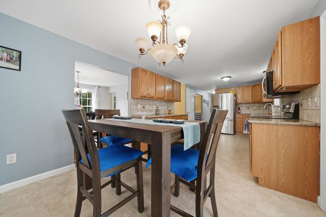 28 Chelsea Court, Henniker, NH 03242