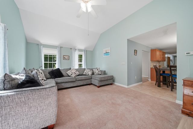 28 Chelsea Court, Henniker, NH 03242