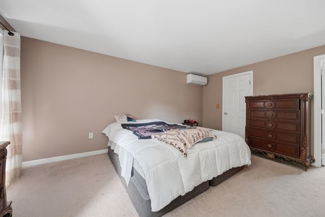 28 Chelsea Court, Henniker, NH 03242