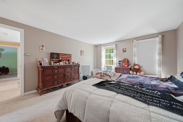28 Chelsea Court, Henniker, NH 03242