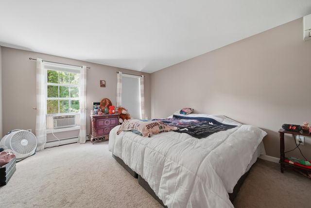 28 Chelsea Court, Henniker, NH 03242