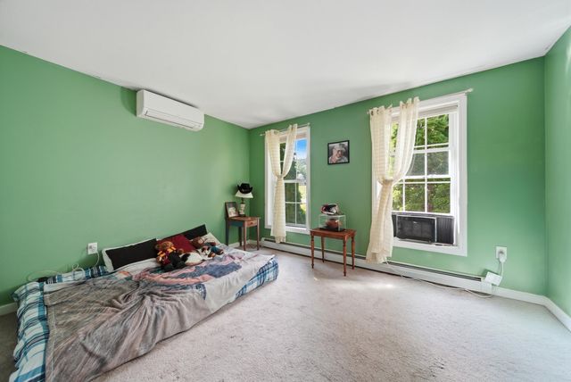 28 Chelsea Court, Henniker, NH 03242