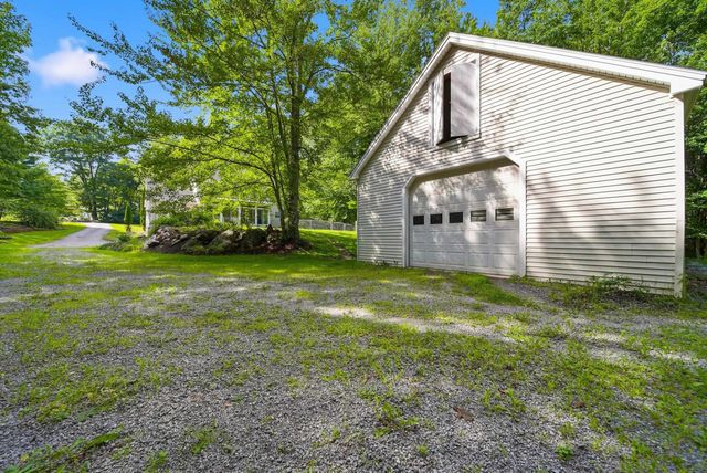 28 Chelsea Court, Henniker, NH 03242