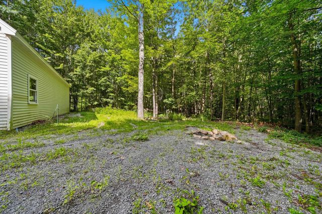 28 Chelsea Court, Henniker, NH 03242