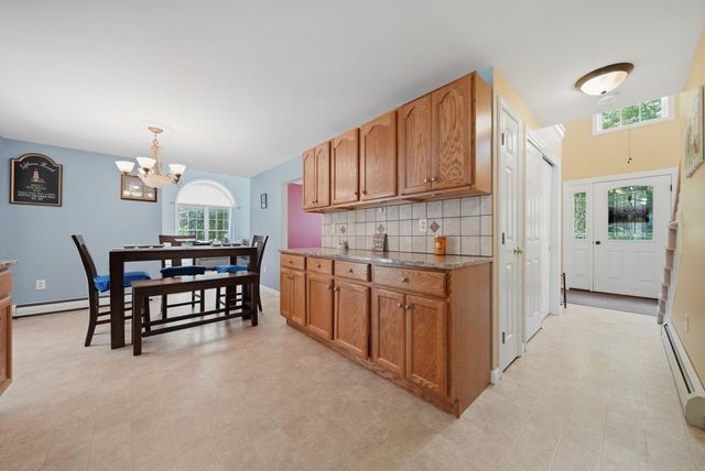 28 Chelsea Court, Henniker, NH 03242