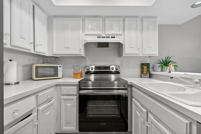 390 NE Edgewater Drive 403, Stuart, FL 34996