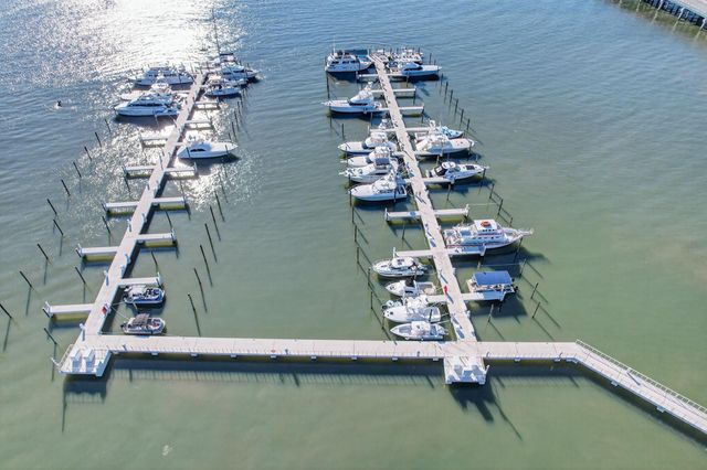 390 NE Edgewater Drive 403, Stuart, FL 34996