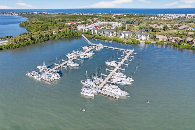 390 NE Edgewater Drive 403, Stuart, FL 34996