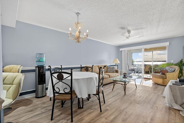 390 NE Edgewater Drive 403, Stuart, FL 34996