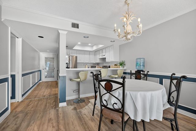 390 NE Edgewater Drive 403, Stuart, FL 34996